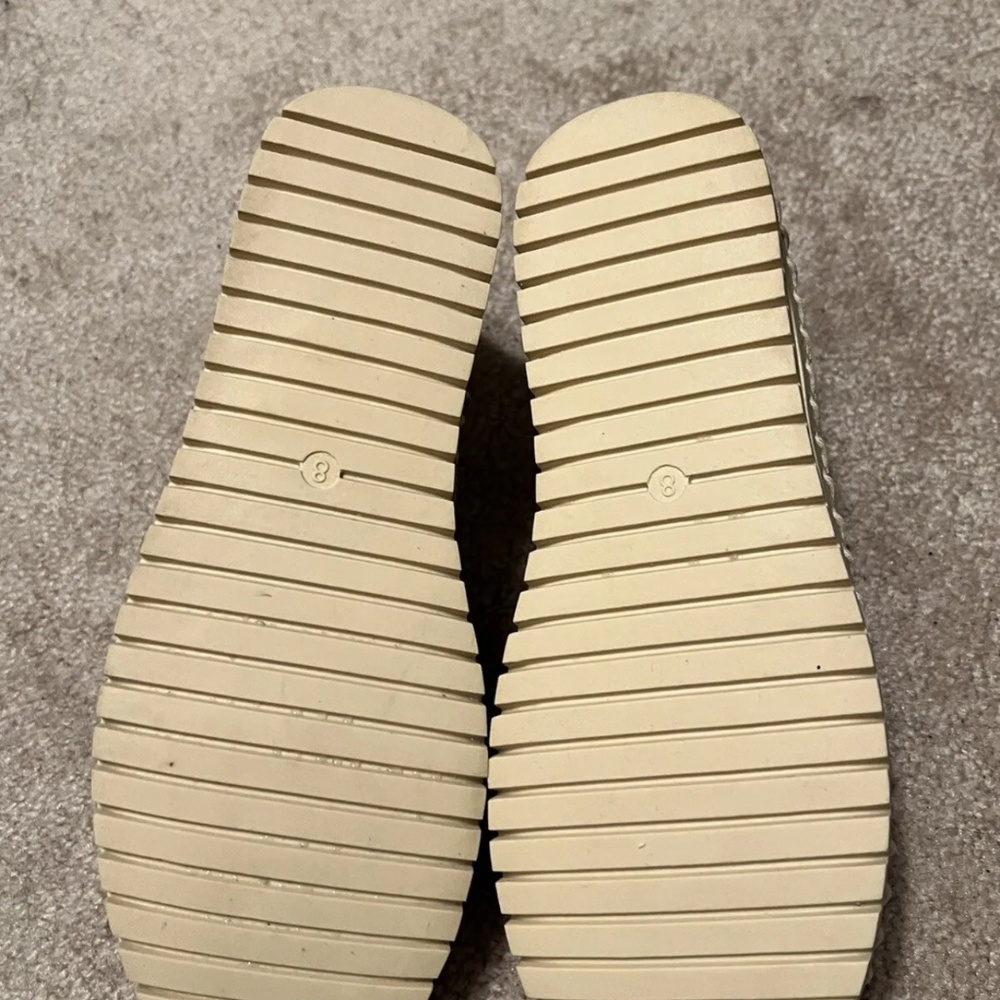 Shoe - Picture 6 of 12